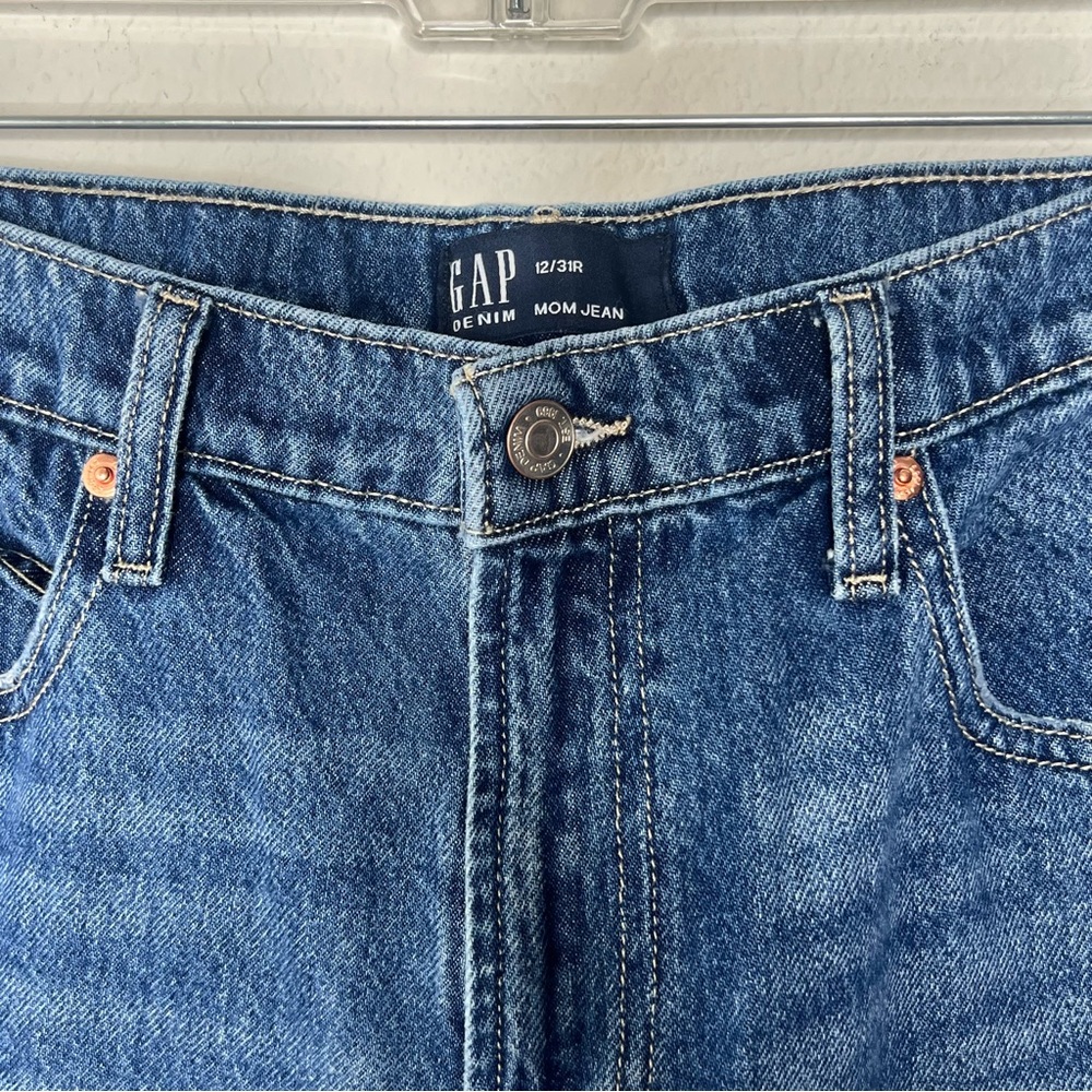 GAP Women’s High Rose Destructed Mom Jeans - Picture 5 of 12